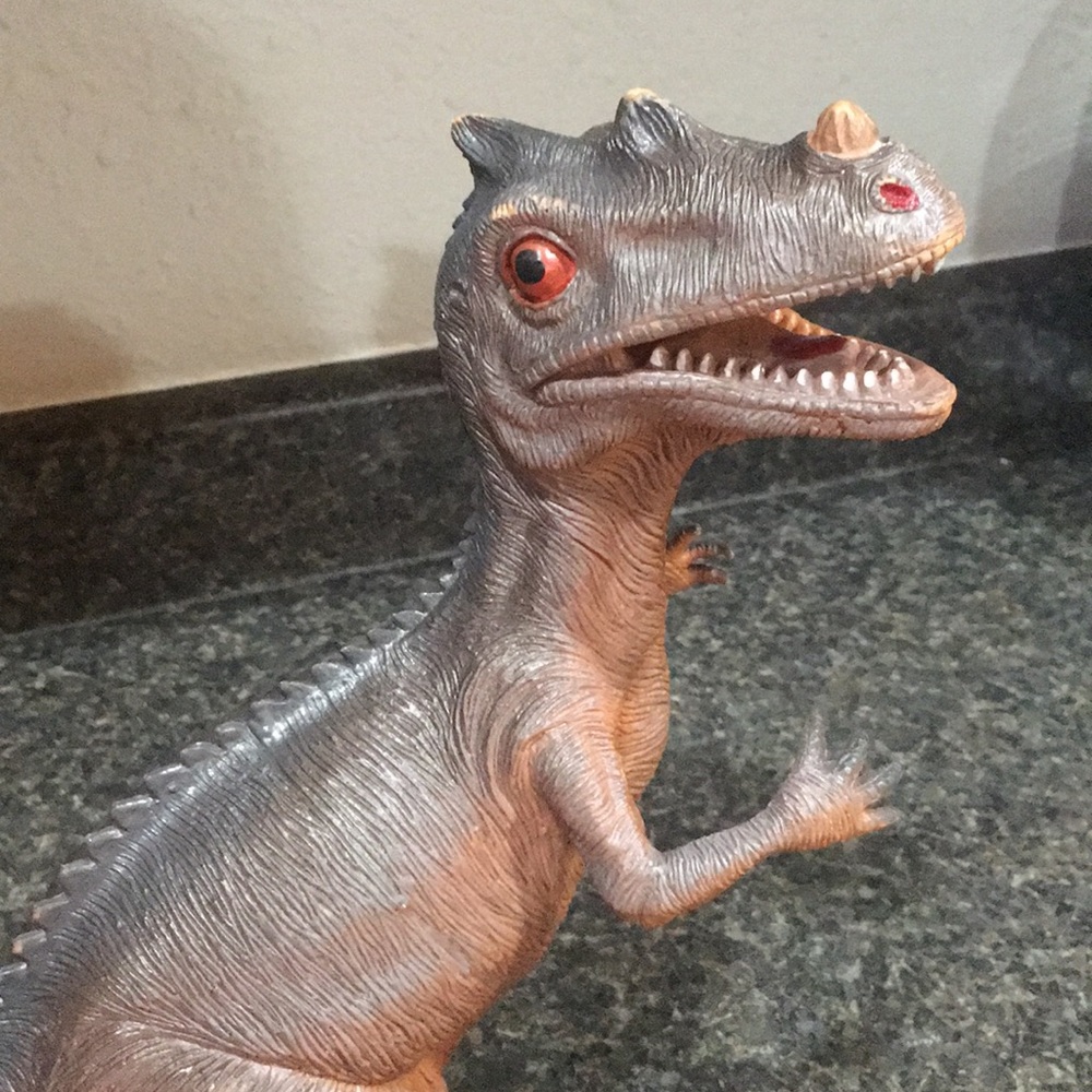 Ceratosaurus Dinosaur Toy - Picture 5 of 5